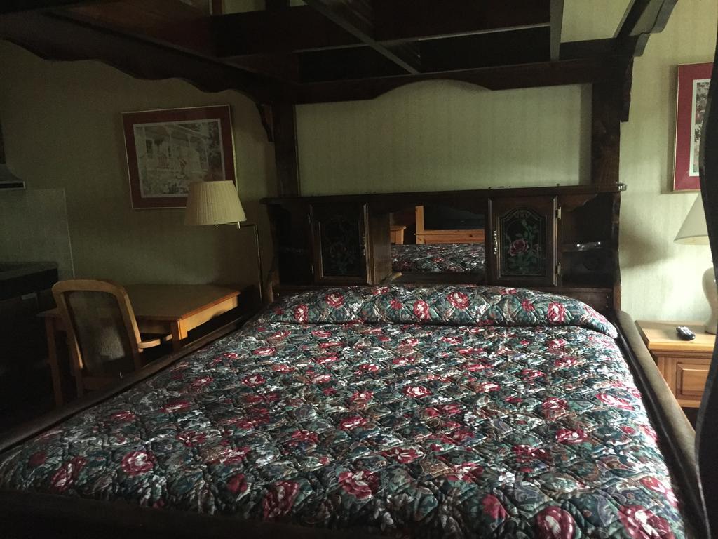 Highland Hills Motel & Cabins Boone Rum bild